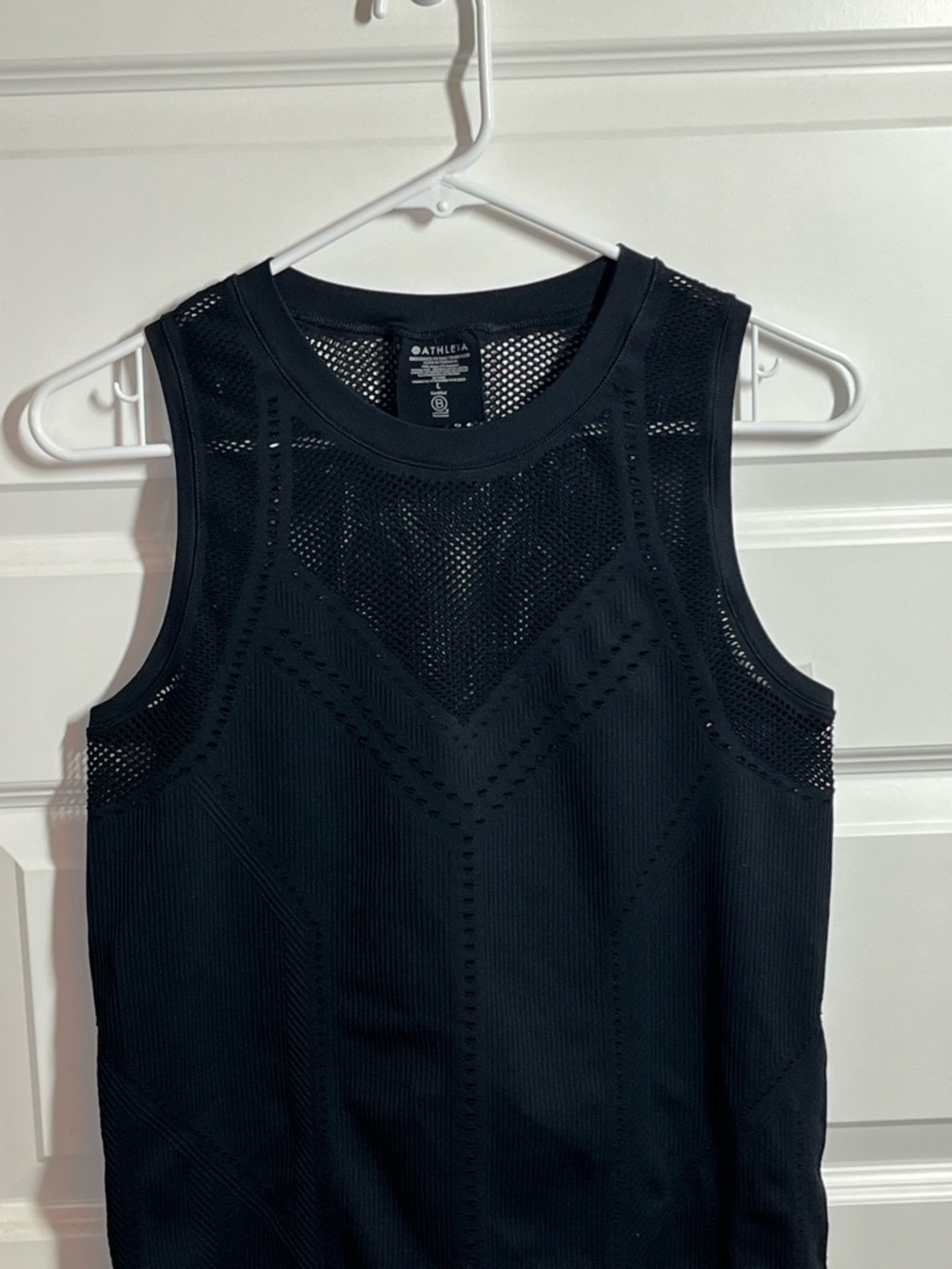 Athleta Black Mesh Athletic Tank Top Breathable Workout Layering Womens Large - Picture 4 of 6